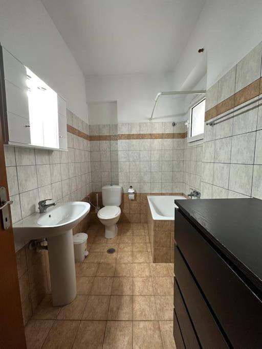 Central Appartment3 With Parking Лариса Екстер'єр фото